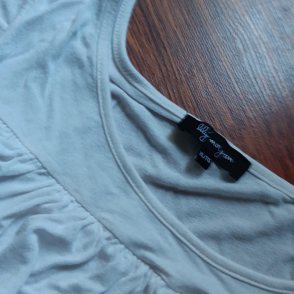 Ruffled‎ top - Picture 5 of 6